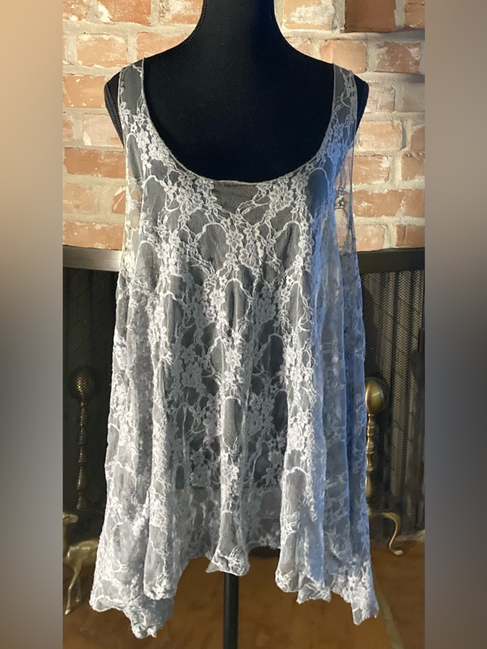 Faith 21 Women's Lace Overlay Scoop Neck Camisole - Light Gray